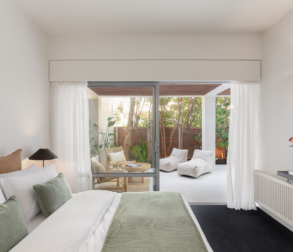 3BD 2 Floor Maisonette with Pool